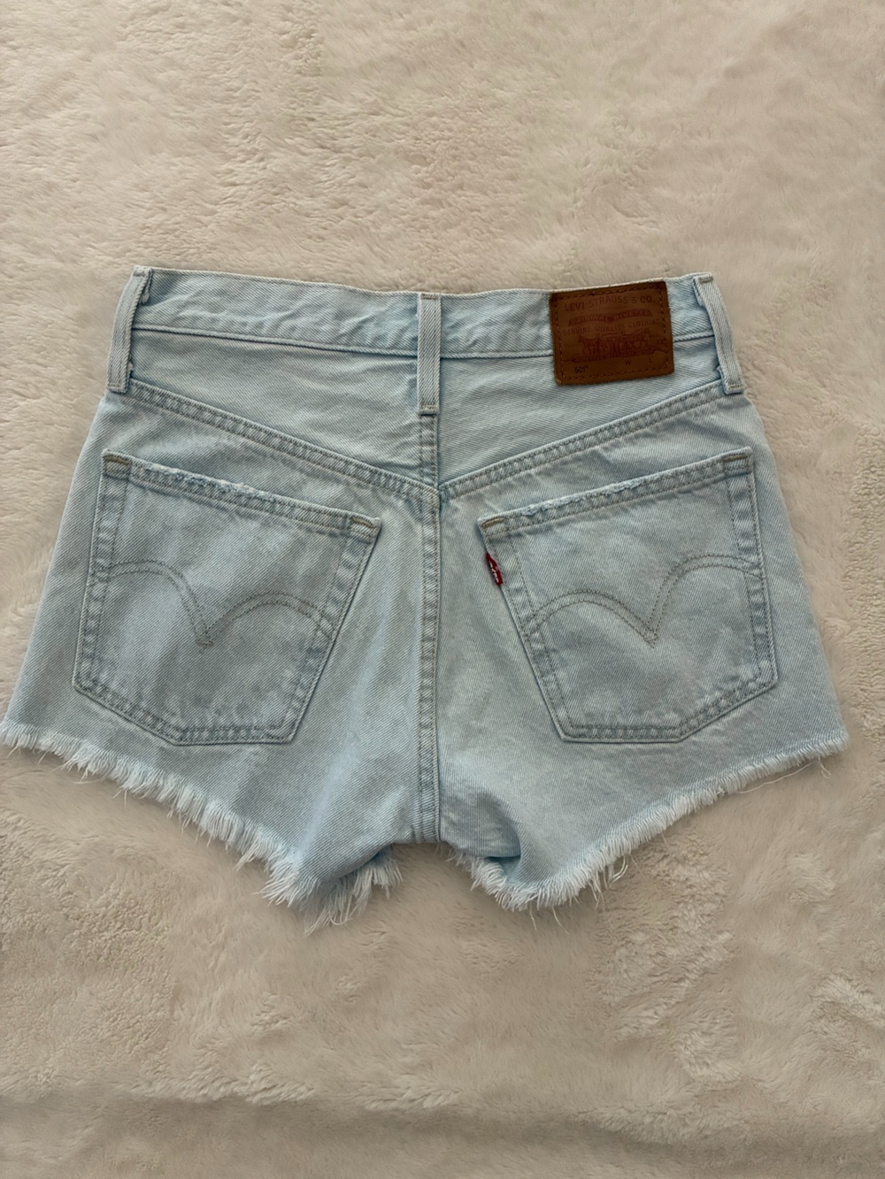Levi’s 501 cutoffs 🔥
